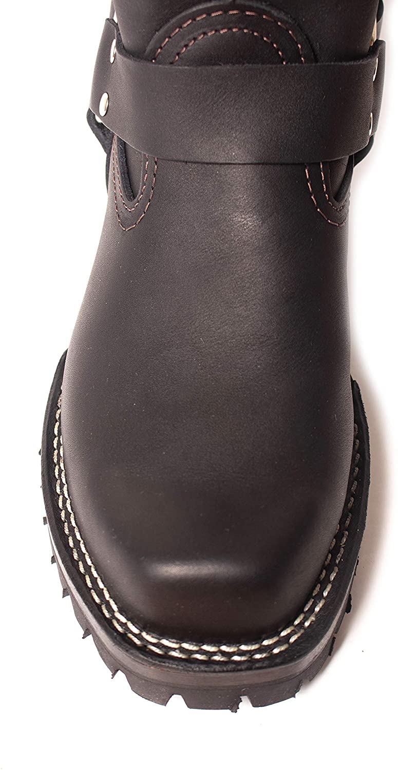 Schwarze Lederstiefel mit Riemen