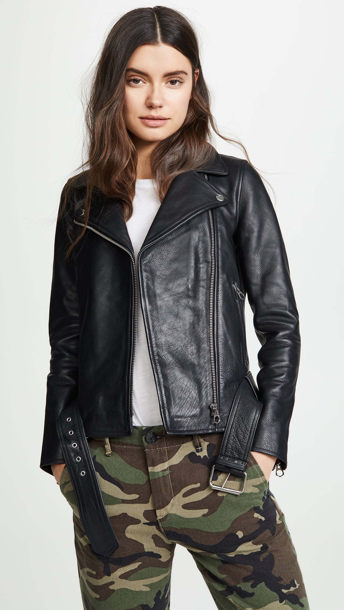 Classic Rebel: Handgefertigte Bikerjacke aus vollnarbigem Leder – Zeitloser Luxus